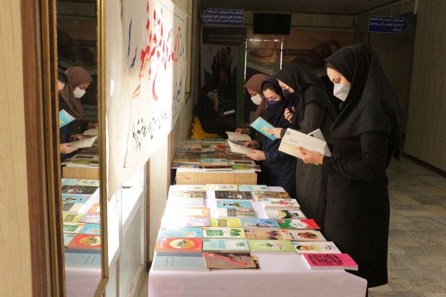 بندرعباس | بر پایی نمایشگاه کتاب با محوریت دفاع مقدس و شهدا به مناسبت سالروز آزادسازی خرمشهر