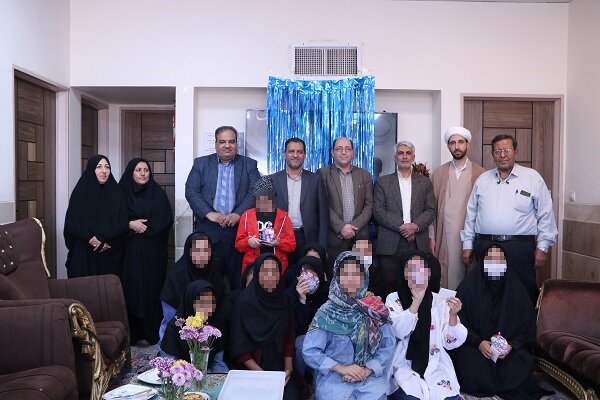 نجف‌آباد| حضور مدیرکل بهزیستی استان اصفهان در خانه شهید مرتضوی به مناسبت روز دختر