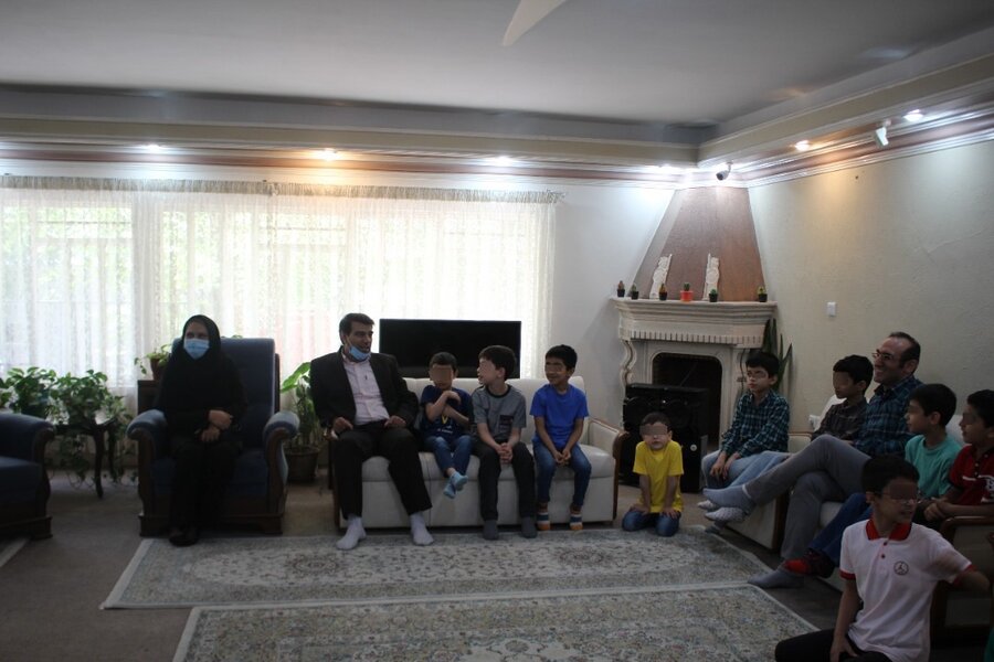 نشست صمیمانه مدیر کل بهزیستی استان البرز با فرزندان خانه خورشید