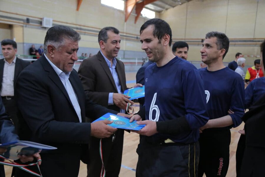 قهرمانی نابینایان و کم بینایان سنندجی در رقابت های گلبال استان کردستان