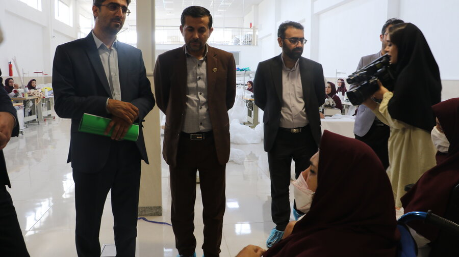 بازدید معاون توسعه کارآفرینی و اشتغال وزارت تعاون کار و رفاه اجتماعی از مرکز خیریه مینو