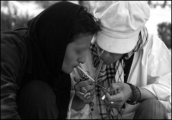 در رسانه| حدود ۱۰ درصد جمعیت معتادان در اصفهان بانوان هستند