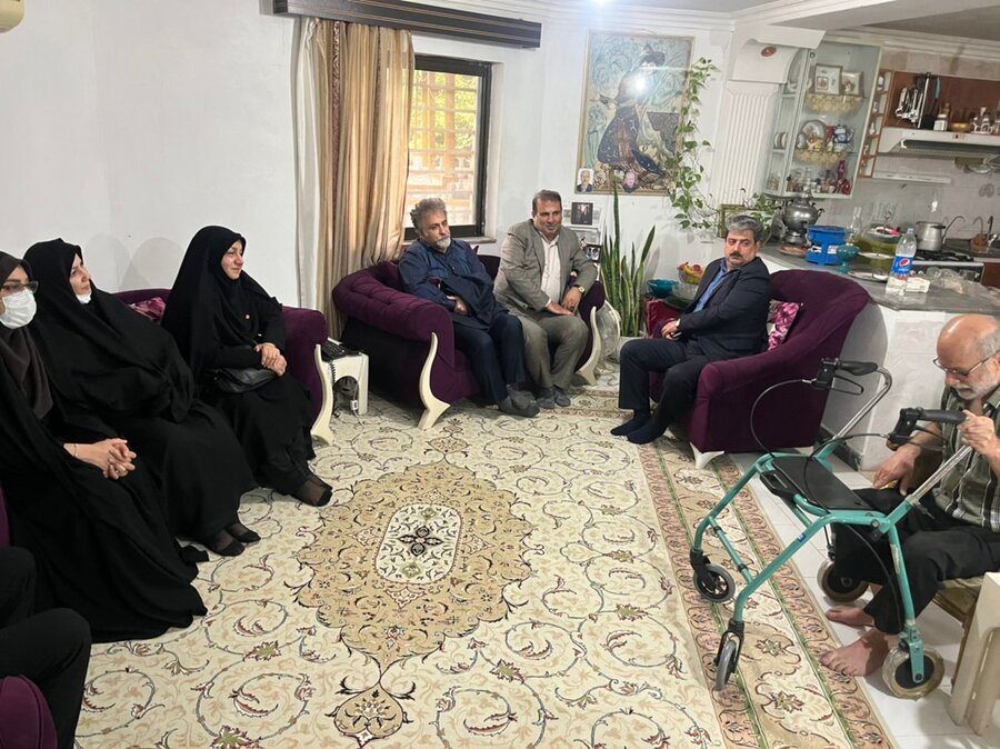 دیدار سرپرست بهزیستی مازندران با خانواده شهید دارای دو عضو معلول شهرستان چالوس