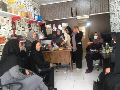 گزارش تصویری| بازدید مدیرکل دفتر توانمندسازی خانواده و زنان بهزیستی کشور از گروه همیار کافه عطاری بانو