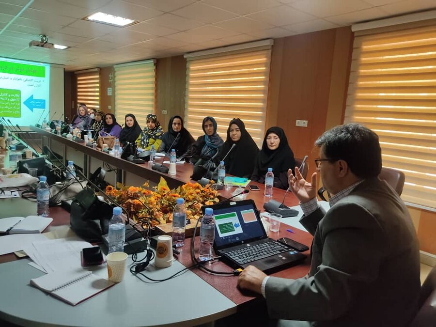 برگزاری کارگاه آموزشی با موضوع روش های درونی کردن ارزش های دینی در کودکان و نوجوانان توسط معاونت اموراجتماعی بهزیستی کردستان