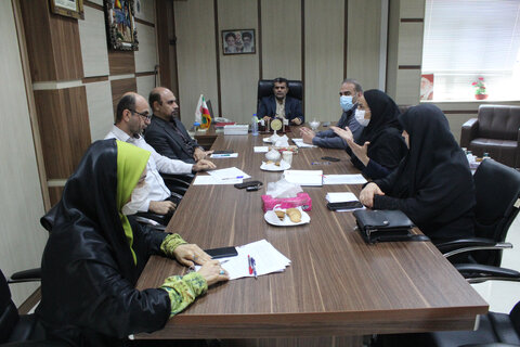 نشست هم اندیشی  مدیر کل بهزیستی  خوزستان با همکاران پژوهشگر