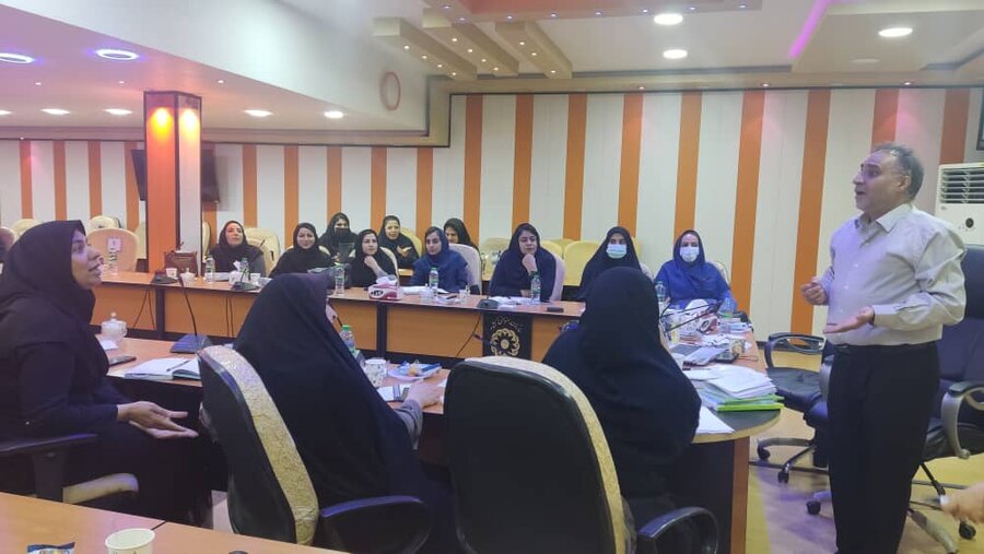 گزارش تصویری /دوره دانش‌افزایی  دفتر امور کودکان و نوجوانان ویژه کارکنان  مراکز شبه خانواده در بخش دولتی و غیردولتی بهزیستی استان بوشهر برگزار شد