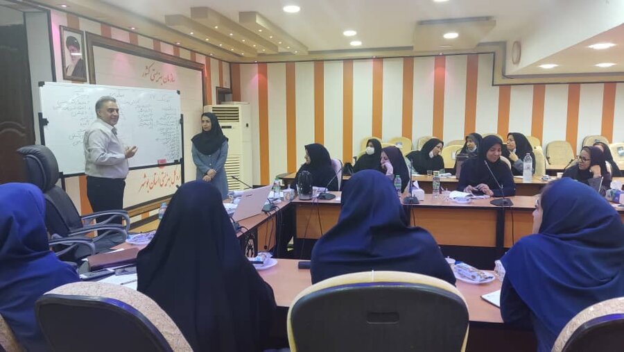 گزارش تصویری /دوره دانش‌افزایی  دفتر امور کودکان و نوجوانان ویژه کارکنان  مراکز شبه خانواده در بخش دولتی و غیردولتی بهزیستی استان بوشهر برگزار شد