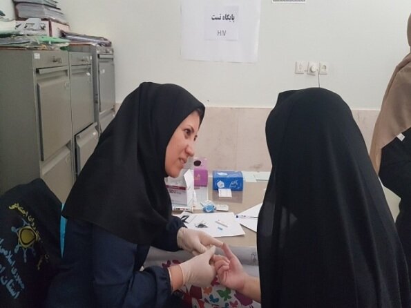 شاهین شهر و میمه |برگزاری اردوی جهادی در شهر میمه با ارائه خدمات حوزه پیشگیری بهزیستی