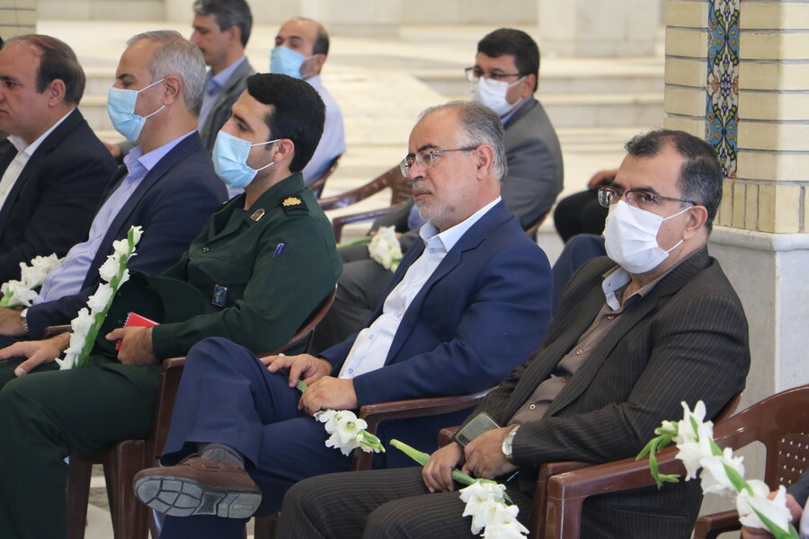 غبارروبی و گلباران مزار شهدا