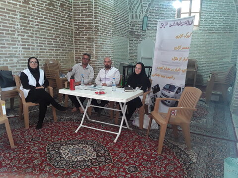 برپایی میز خدمت بهزیستی استان قزوین در نماز جمعه