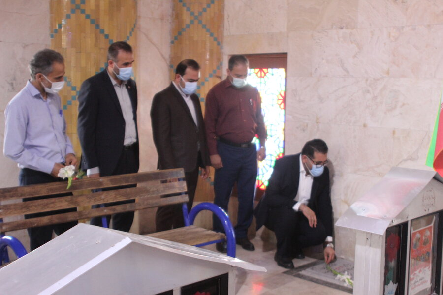 تجدید میثاق مدیرکل و کارکنان بهزیستی استان بوشهر با شهیدان