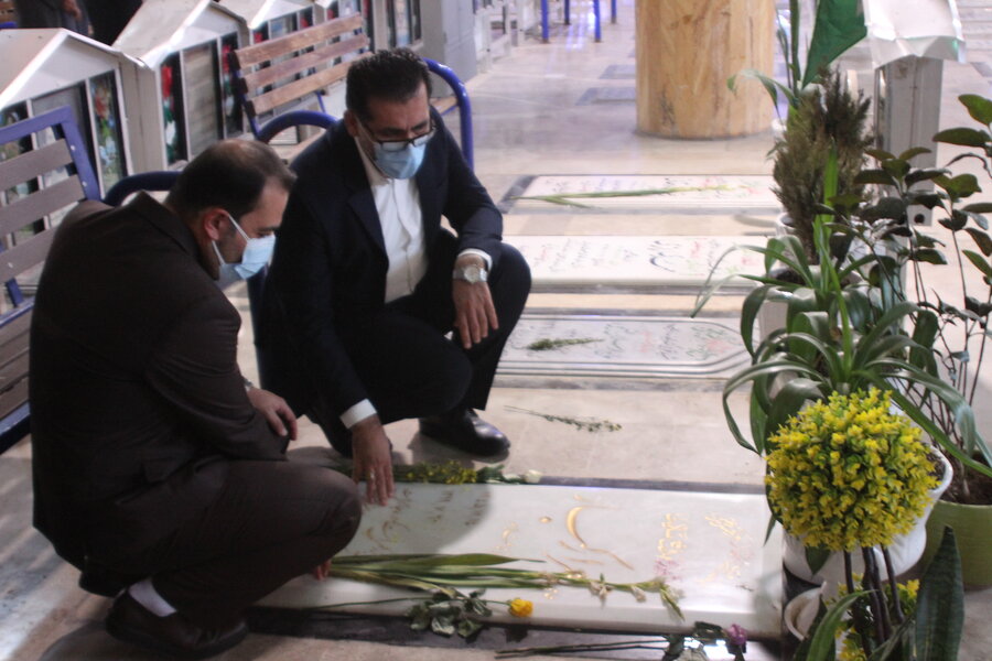 تجدید میثاق مدیرکل و کارکنان بهزیستی استان بوشهر با شهیدان