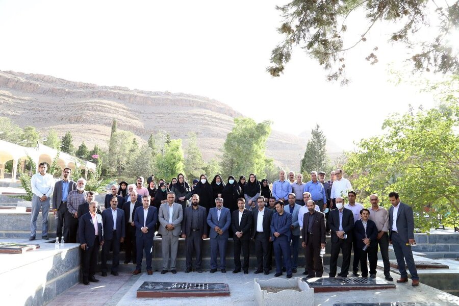 تجدید میثاق مدیران و کارکنان عضو شورای رفاه استان با شهدای والا مقام به مناسبت هفته بهزیستی و تامین اجتماعی