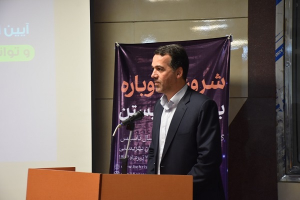 افتتاح اولین نمایشگاه دائمی آثار مددجویان در چهار ایستگاه متروی مشهد