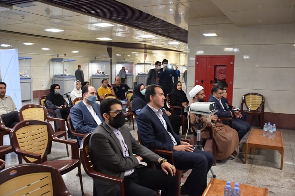 افتتاح اولین نمایشگاه دائمی آثار مددجویان در چهار ایستگاه متروی مشهد