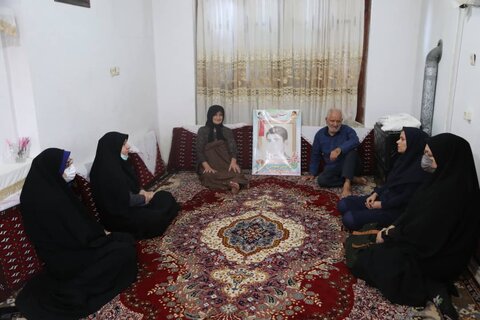 دیدار مدیرکل بهزیستی مازندران با خانواده شهید کمال الدین بهبودی در شهرستان جویبار