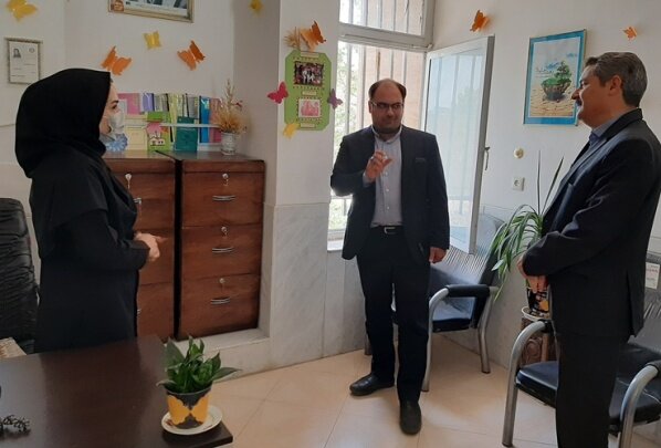 اردستان | دیدار فرماندار شهرستان با رئیس و کارکنان اداره بهزیستی