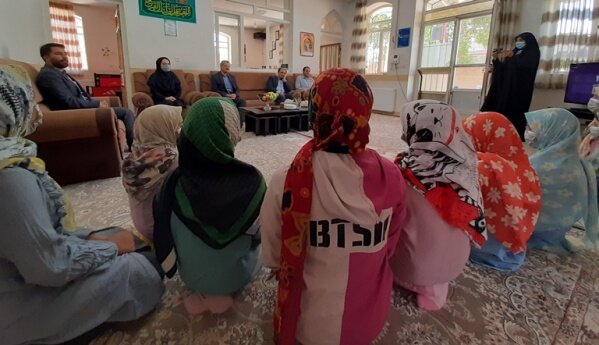 اردستان | دیدار فرماندار شهرستان با رئیس و کارکنان اداره بهزیستی