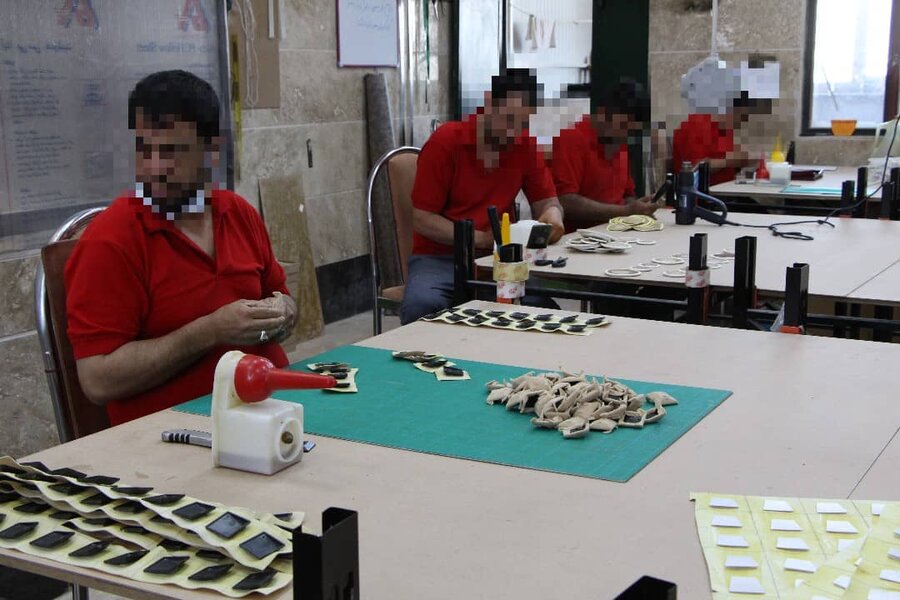شهرری| چهارمین کارگاه تولید آرایه و جعبه جواهر افتتاح شد