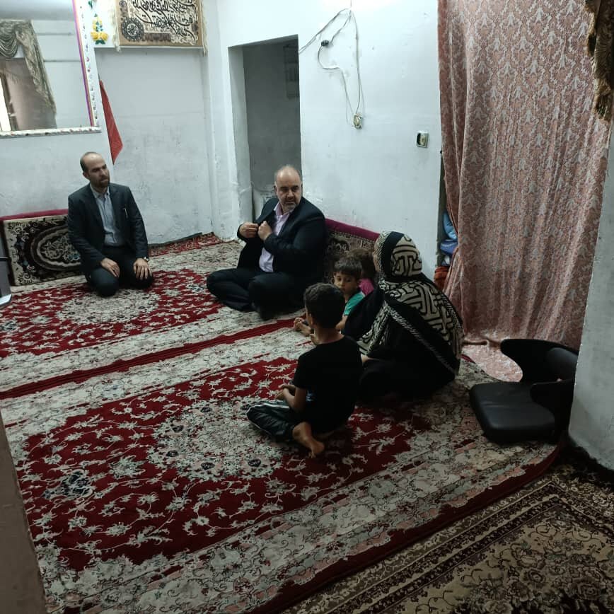 شهر تهران| دیدار سرپرست بهزیستی شهرستان از خانواده مددجوی تحت پوشش