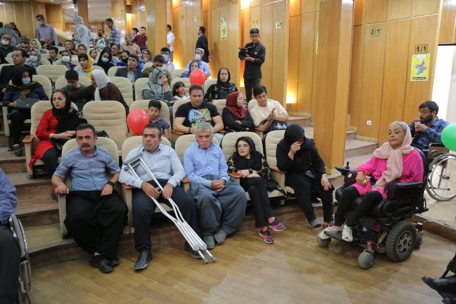 گرد همایی بزرگ خانواده بهزیستی در سنندج برگزار شد