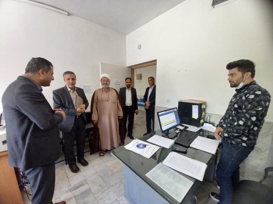 لنجان| ملاقات چهره به چهره فرماندار با توانخواهان