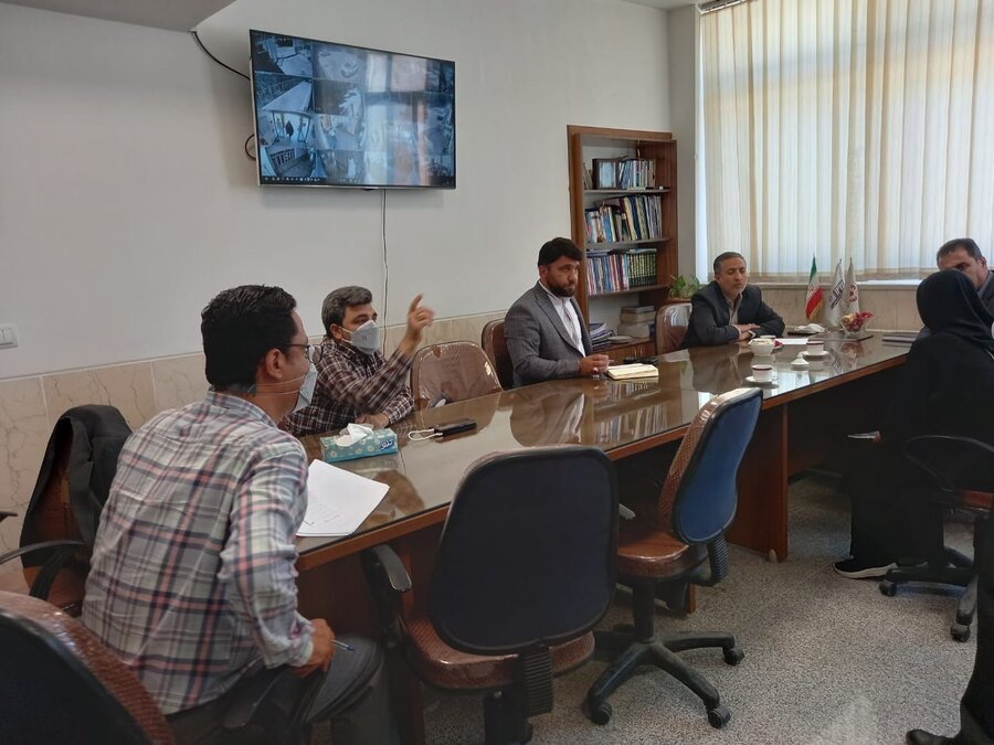 لنجان| ملاقات چهره به چهره فرماندار با توانخواهان