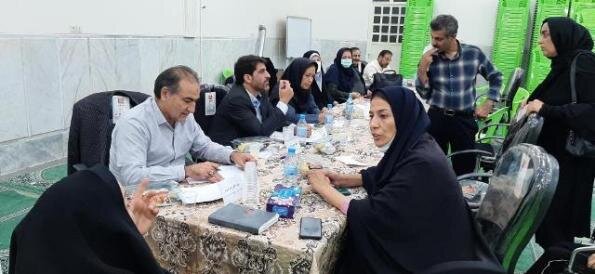 میز خدمت بهزیستی شهرستان کاشان برپا شد