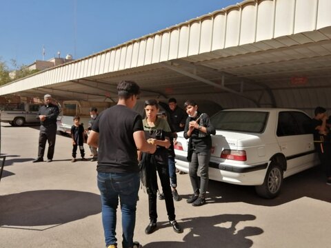 حضور هیئت عزاداران باب الحوائج حضرت ابوالفضل العباس علیه السلام شهرک بهزیستی در محل اداره کل بهزیستی خراسان جنوبی همزمان با هشتمین روز از ماه محرم