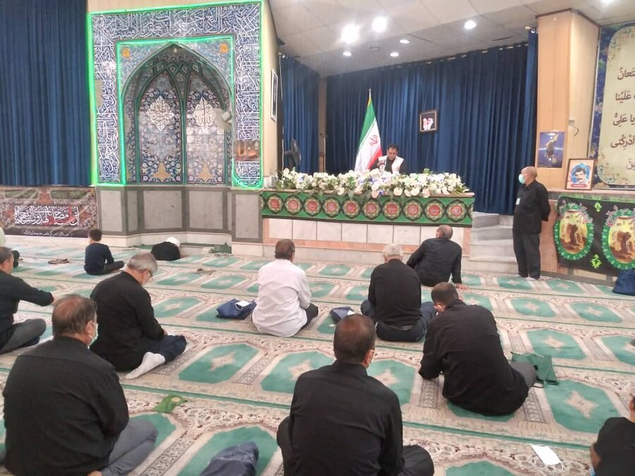 اسلامشهر| استقرار میز خدمت در مصلی نمازجمعه