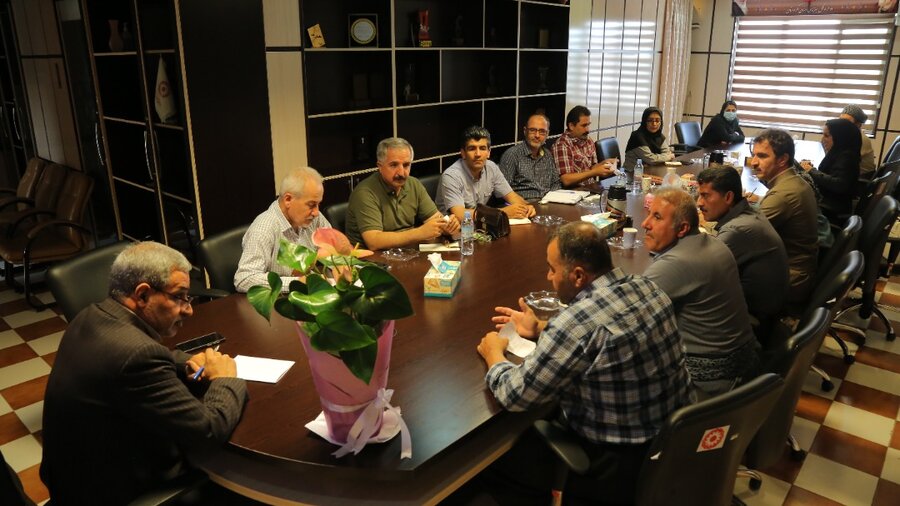 نشست صمیمانه خیرین استان کردستان با مدیرکل بهزیستی
