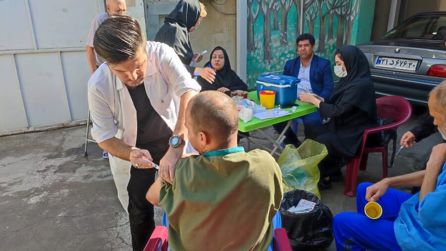 شهریار| واکسیناسیون مراکز بیماران اعصاب وروان 