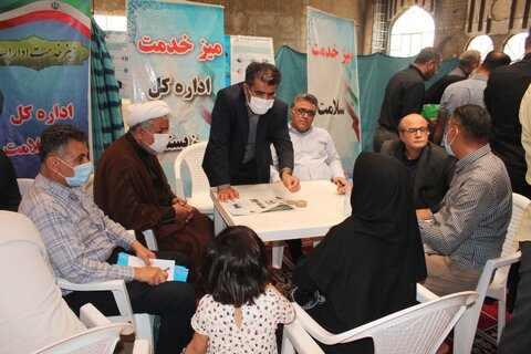 میزخدمت بهزیستی خوزستان در مصلای نماز جمعه اهواز