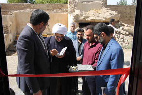 گزارش تصویری  ا افتتاح یک واحد مسکونی در شهر جاورسیان خنداب به مناسبت گرامیداشت هفته دولت