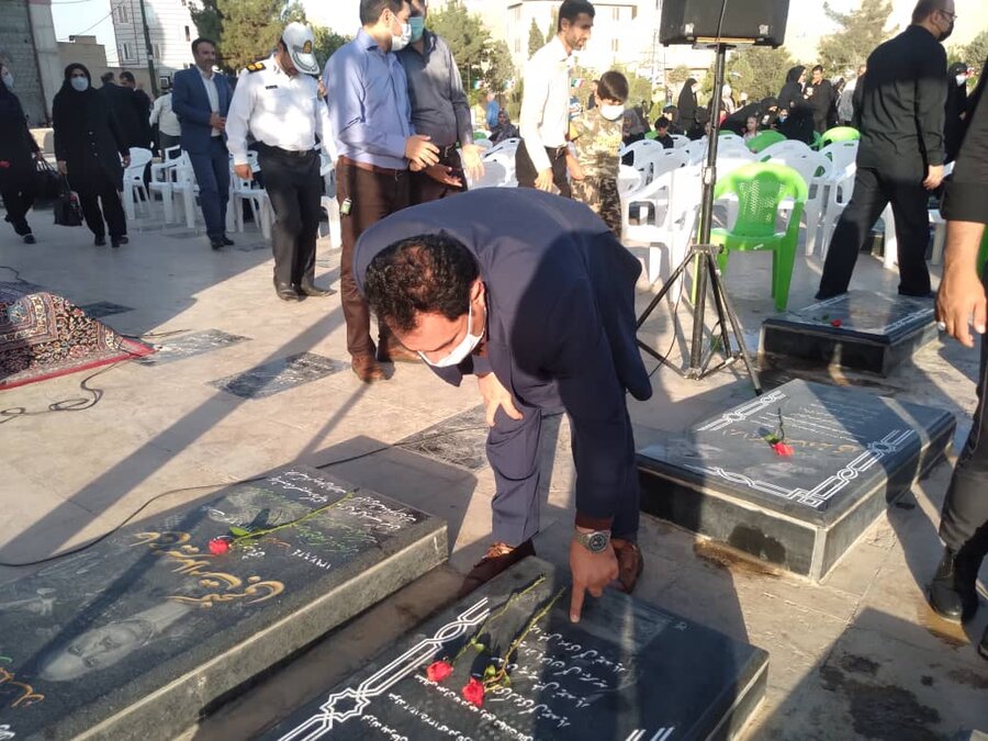 اسلامشهر| برگزاری آئین عطرافشانی و گلباران مزار شهدا