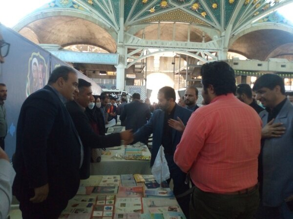 اصفهان| ایجاد شفافیت در امر خدمت‌رسانی به جامعه  میز خدمت بهزیستی برپا شد