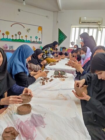 دیلم / نمایشگاه آثار دستی توانخواهان مرکز حرفه آموزی دختران بالای۱۴سال در دیلم برگزار شد