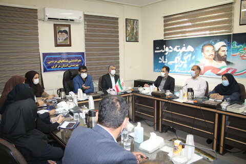 جلسه هم اندیشی تشکل های مردمی بهزیستی استان مرکزی به مناسبت گرامیداشت هفته دولت
