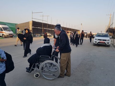 گزارش تصویری| میزبانی بهزیستی ایلام از میهمانان حسینی در مرز مهران(2)