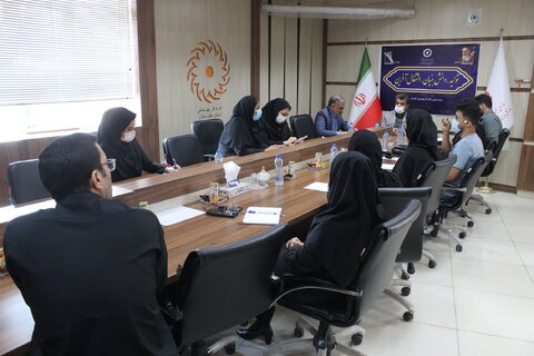جلسه  مدیر کل بهزیستی خوزستان با فرزندان هدایت شده به زندگی مستقل