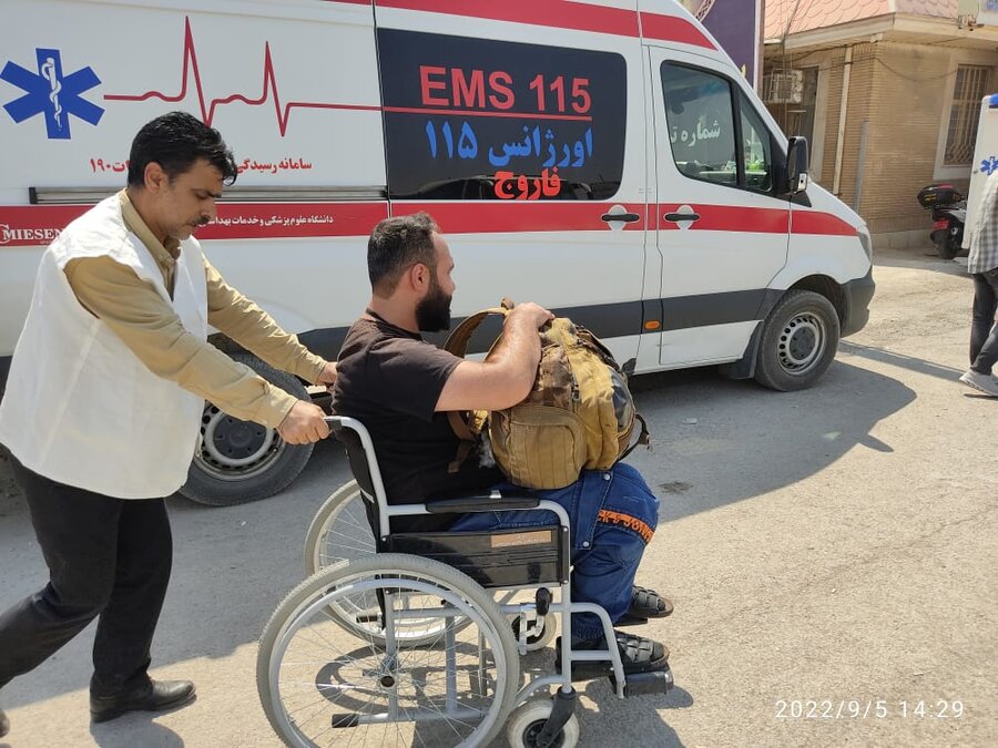 گزارش تصویری| حمل زائران با ویلچر توسط مددکاران بهزیستی