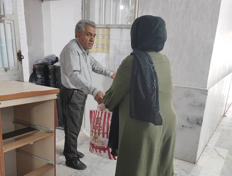 شهریار| توزیع یکصد بسته معیشتی بین مددجویان بهزیستی 