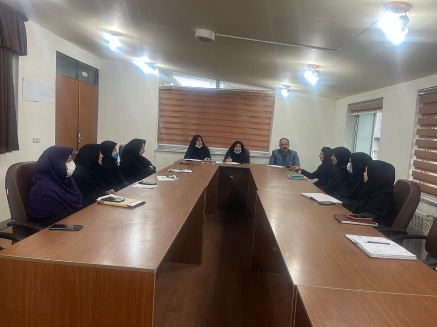 نشست صمیمی مدیرکل بهزیستی مازندران با کارکنان اداره بهزیستی شهرستان رامسر برگزار شد