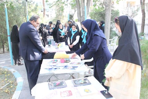افتتاح اولین نمایشگاه دست سازه های فرزندان خانه نسیم فردوس