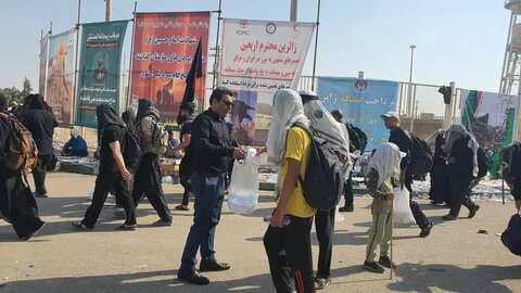 گزارش تصویری| پذیرایی و خدمات دهی به زائران اربعین حسینی