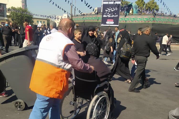 شهرری| حضور کارشناسان اورژانس اجتماعی در پیاده روی جاماندگان اربعین حسینی (ع)