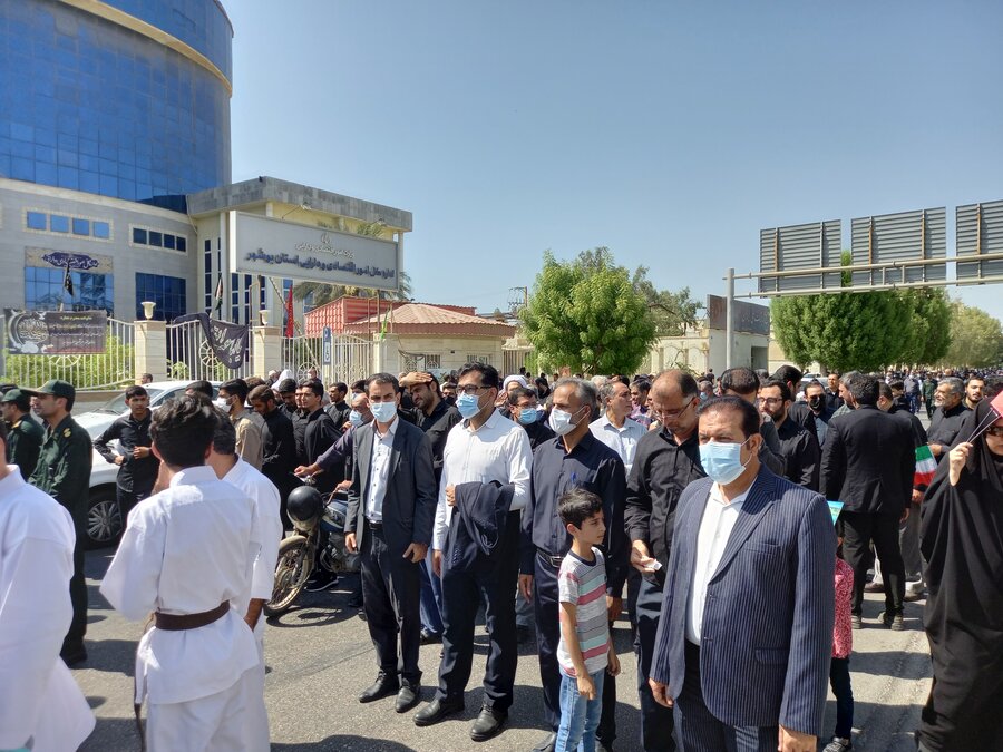 حضور مدیر کل و معاونین بهزیستی در راهپیمایی مردم استان بوشهر