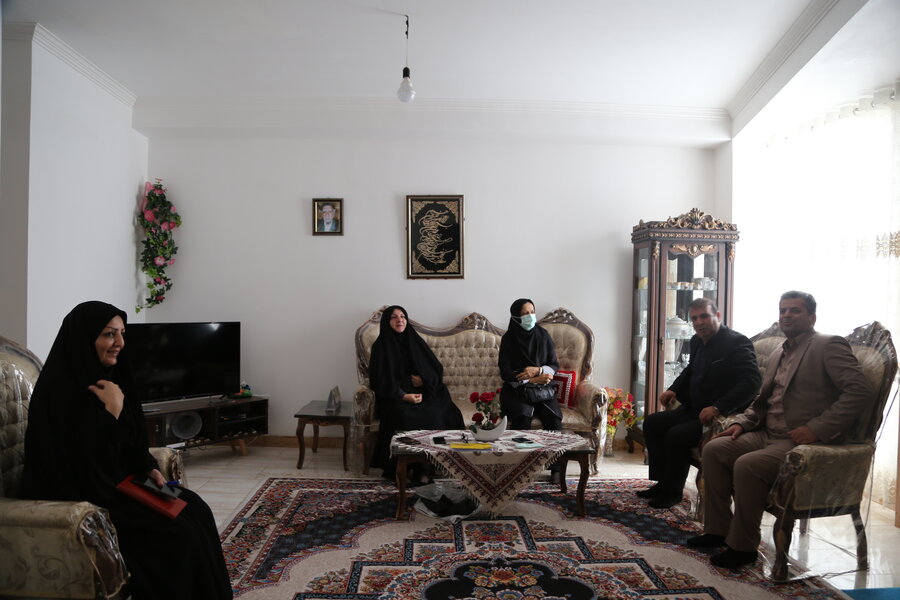  مدیرکل بهزیستی مازندران در منزل خانواده دو عضو دارای معلولیت شهرستان ساری حضورپیدا کرد