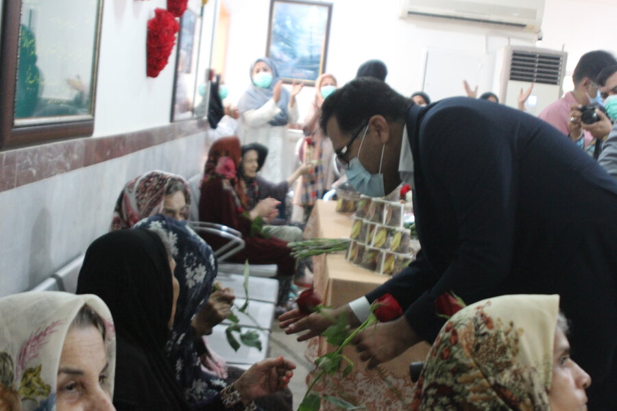 گزارش تصویری / بازدید از خانه سالمندان محمدیه بوشهر به مناسبت روز جهانی سالمند